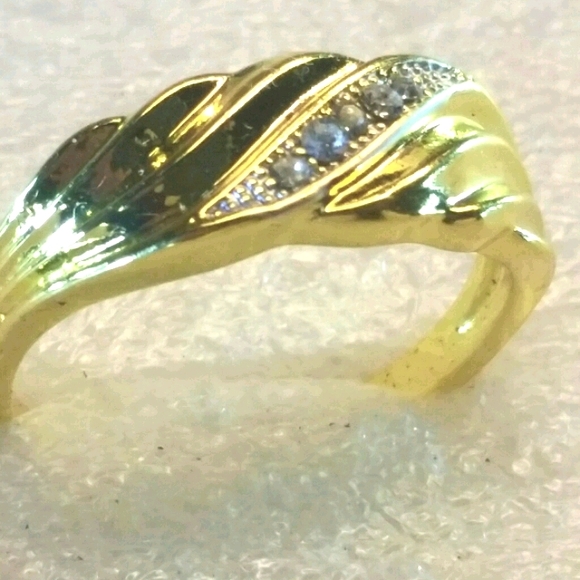 Jewelry - Gold plated cubic ring